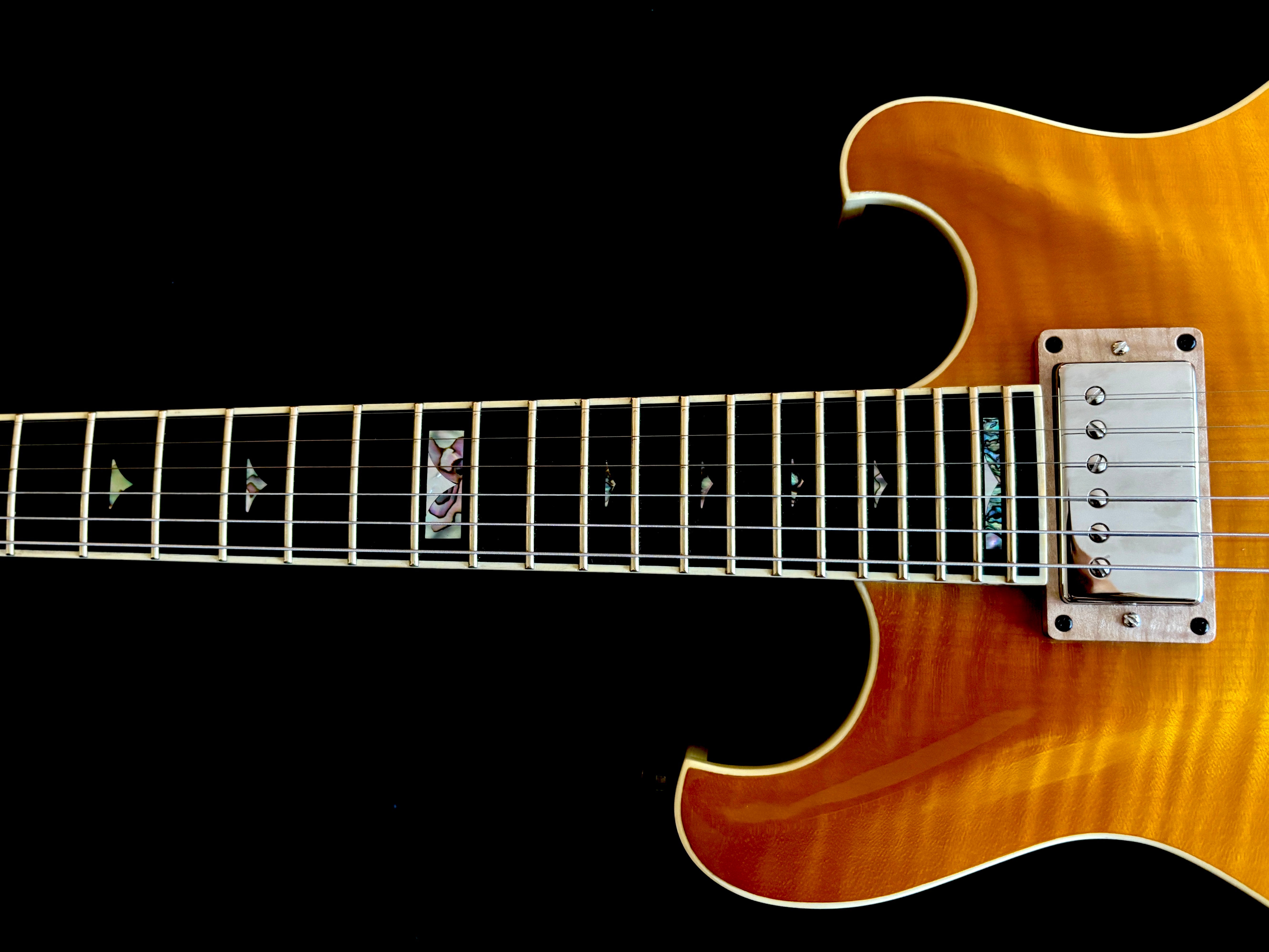 THE EMPRESS – DeLuis Guitars