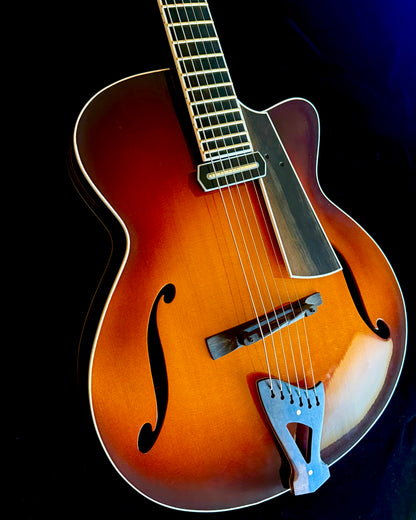 THE DeLUXE